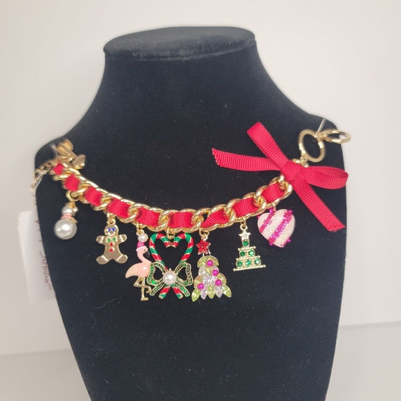 Betsey Johnson Christmas Charm Bracelet - Picture 3 of 8